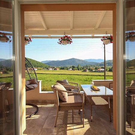 Holiday House Leona Оточац Екстер'єр фото