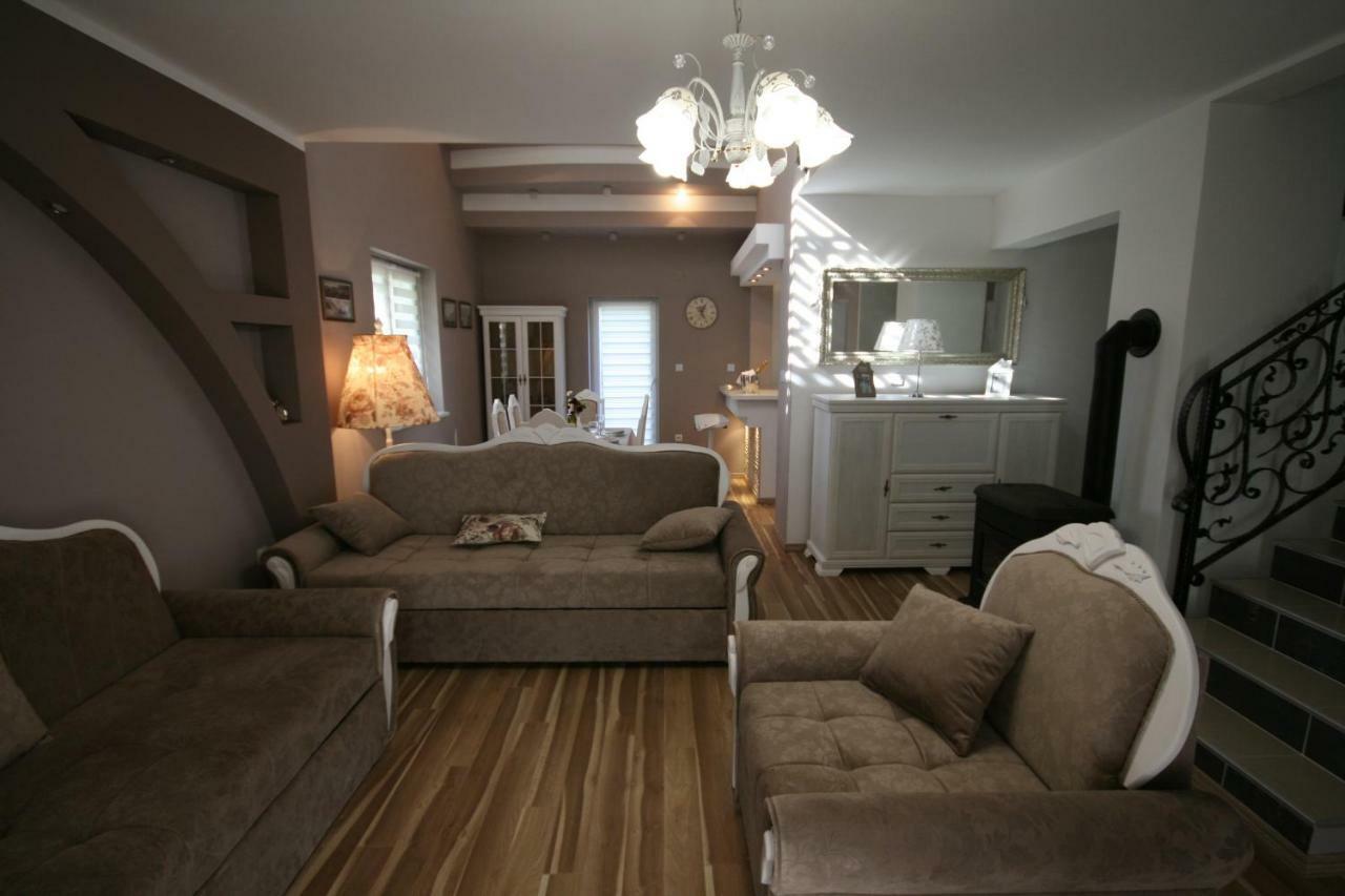 Holiday House Leona Оточац Екстер'єр фото