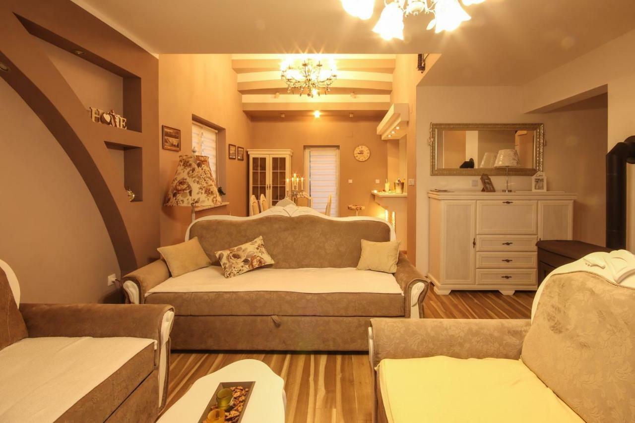 Holiday House Leona Оточац Екстер'єр фото