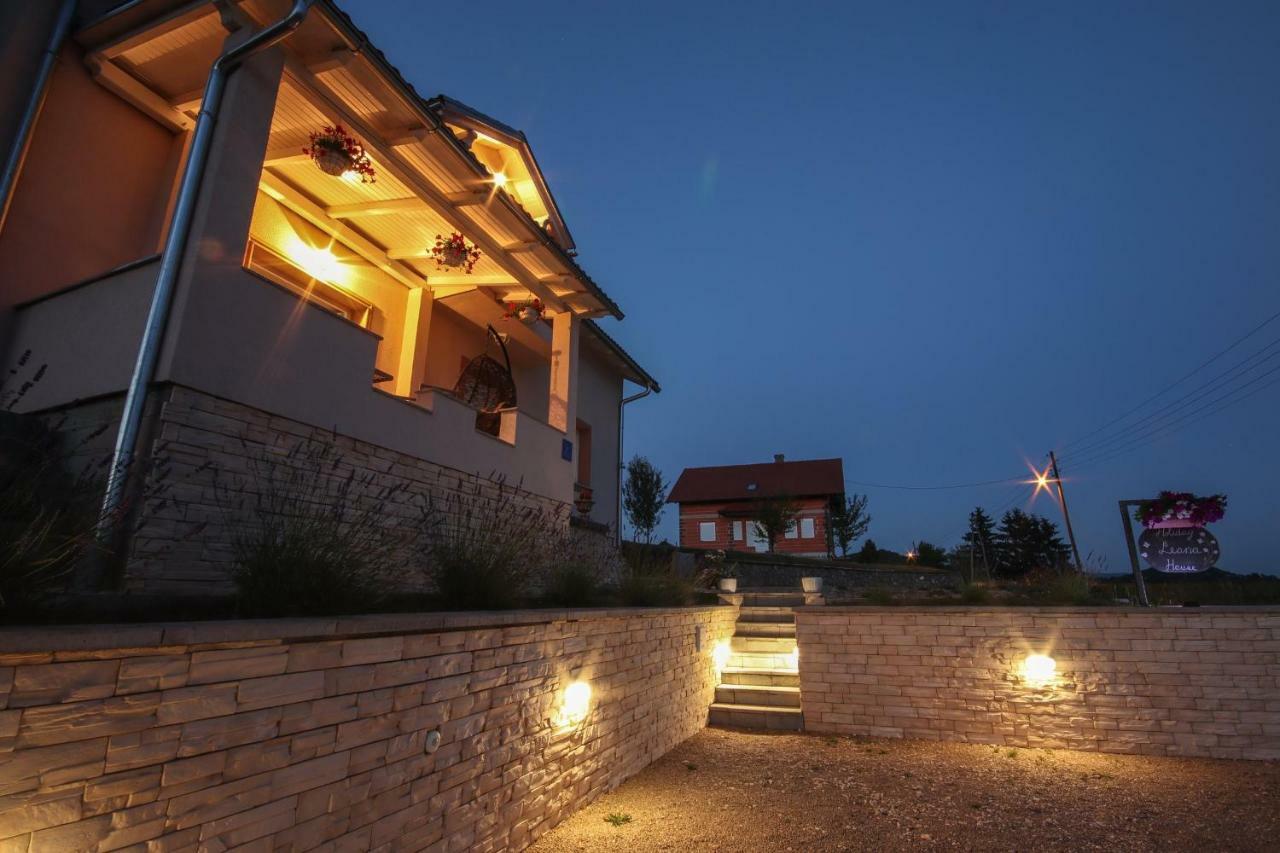Holiday House Leona Оточац Екстер'єр фото