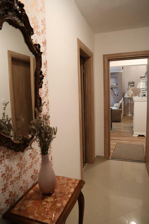 Holiday House Leona Оточац Екстер'єр фото