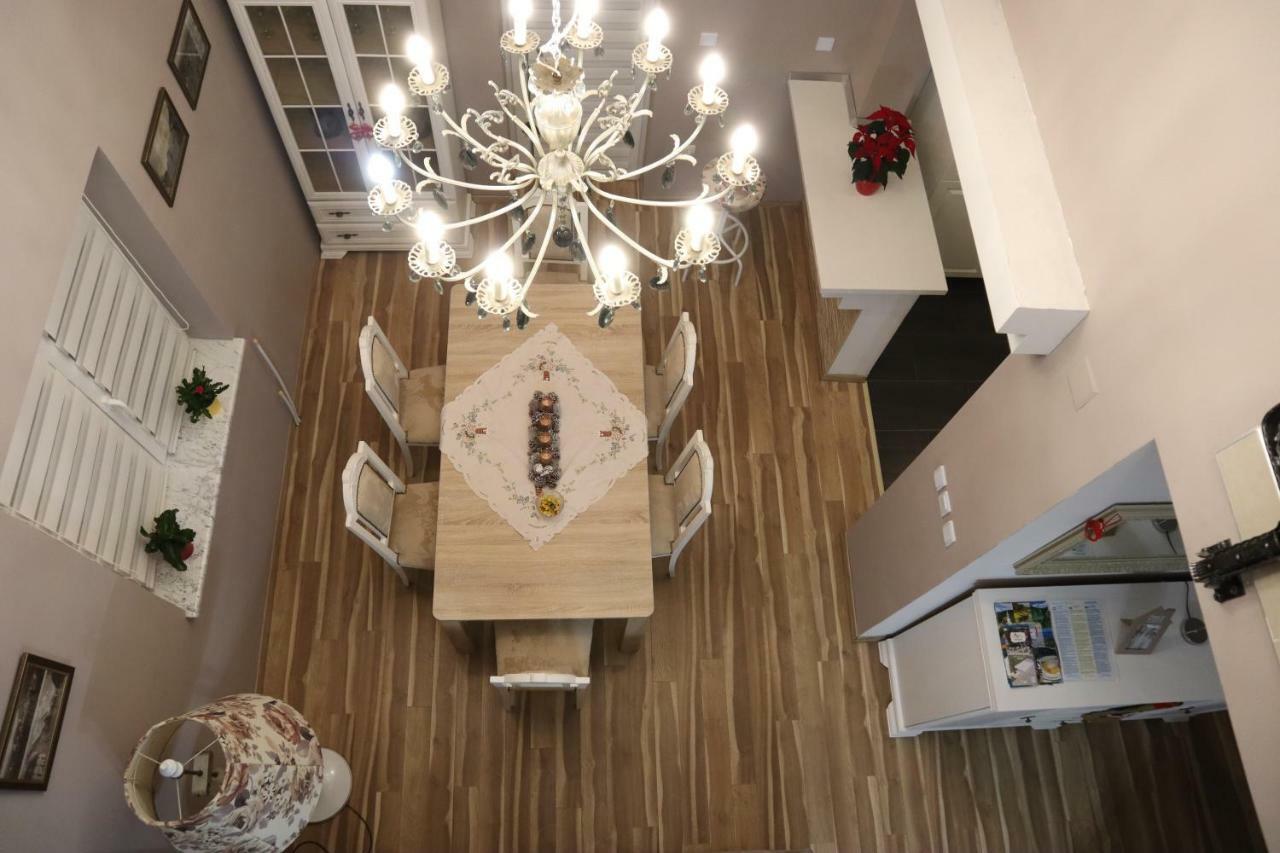 Holiday House Leona Оточац Екстер'єр фото